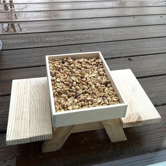 Кормушка для белок 