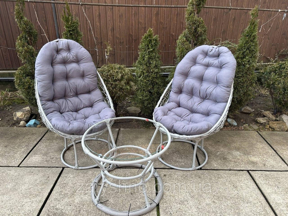 Плетені меблі з сірими накидками Київ - фото 5