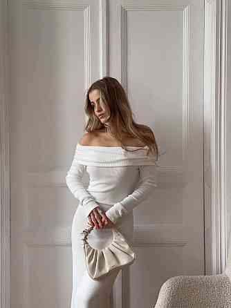 Жіноча романтична сукня максі з відкритими плечима ангора рубчик Молочний Одеса