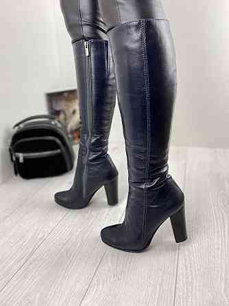 Nivelle Чоботи жіночі NIVELLE темно-сині натуральна шкіра висота 35см обхват гомілки 34см каблу Коломия