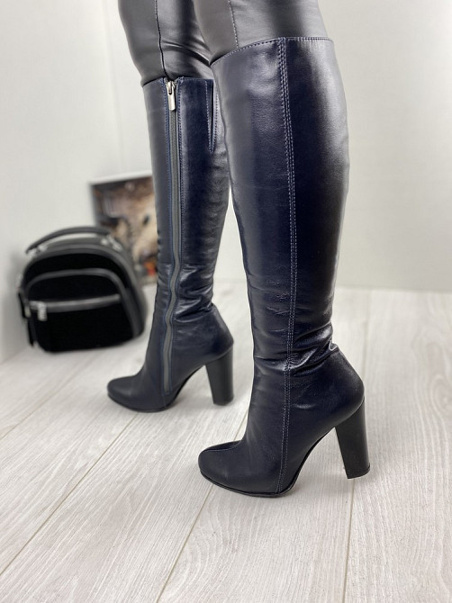 Nivelle Чоботи жіночі NIVELLE темно-сині натуральна шкіра висота 35см обхват гомілки 34см каблу Коломия - фото 3
