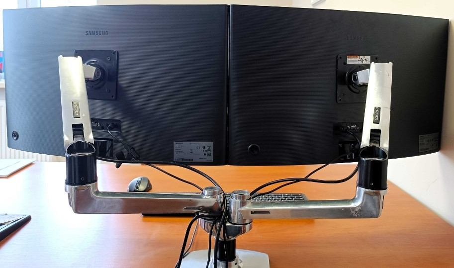 Монітор вигнутий 27" Samsung C27F390FHR/Full HD/LED/60 Гц/HDMI/VGA Київ - фото 5