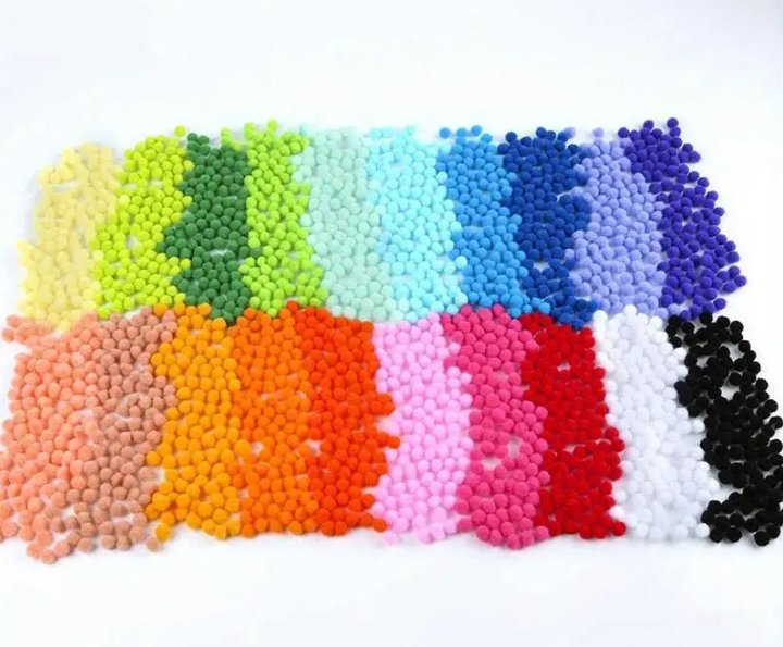 Набор разноцветных помпонов 0.8 см для творчества и рукоделия, упаковка 100 штук. Киев - изображение 2