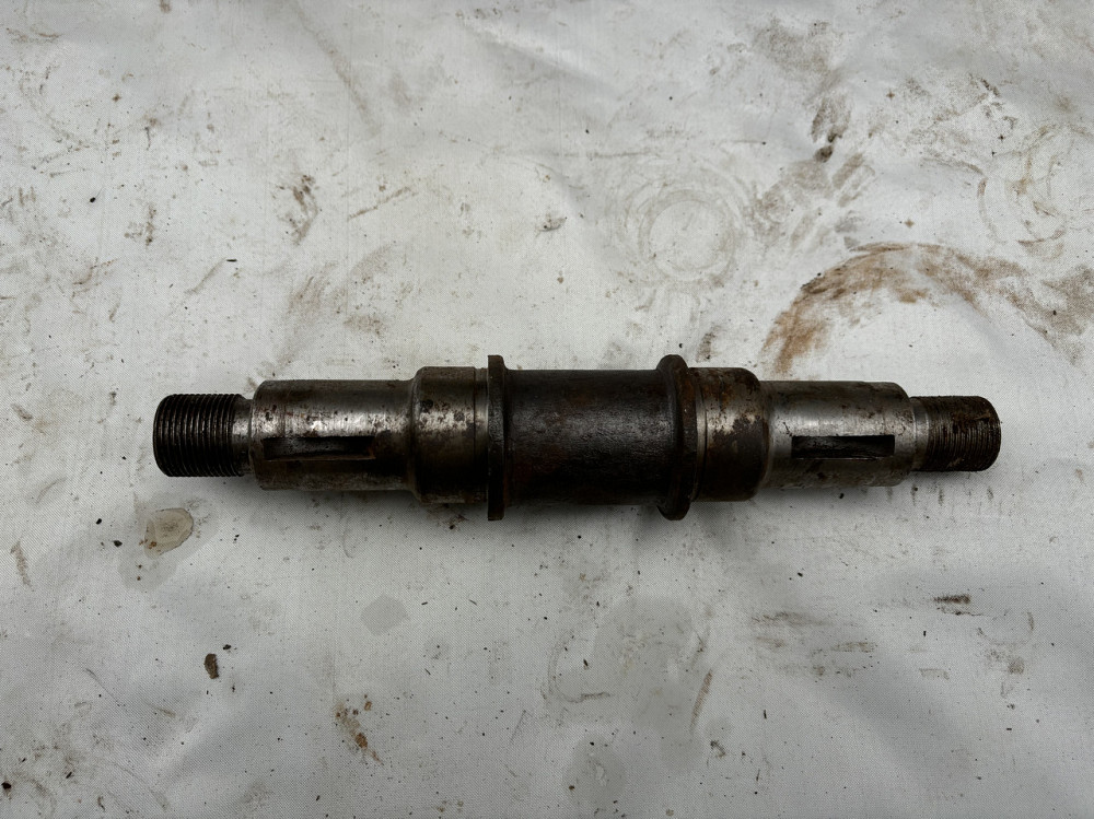 Ось поддерживающего катка Т-130, Т-170. 24.21.171. Харьков - изображение 1