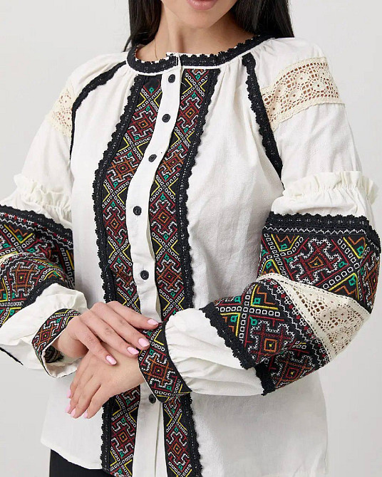 Жіноча сучасна вишиванка з мереживними вставками 80% бавовна, 20% поліестер 46 Одеса - фото 2