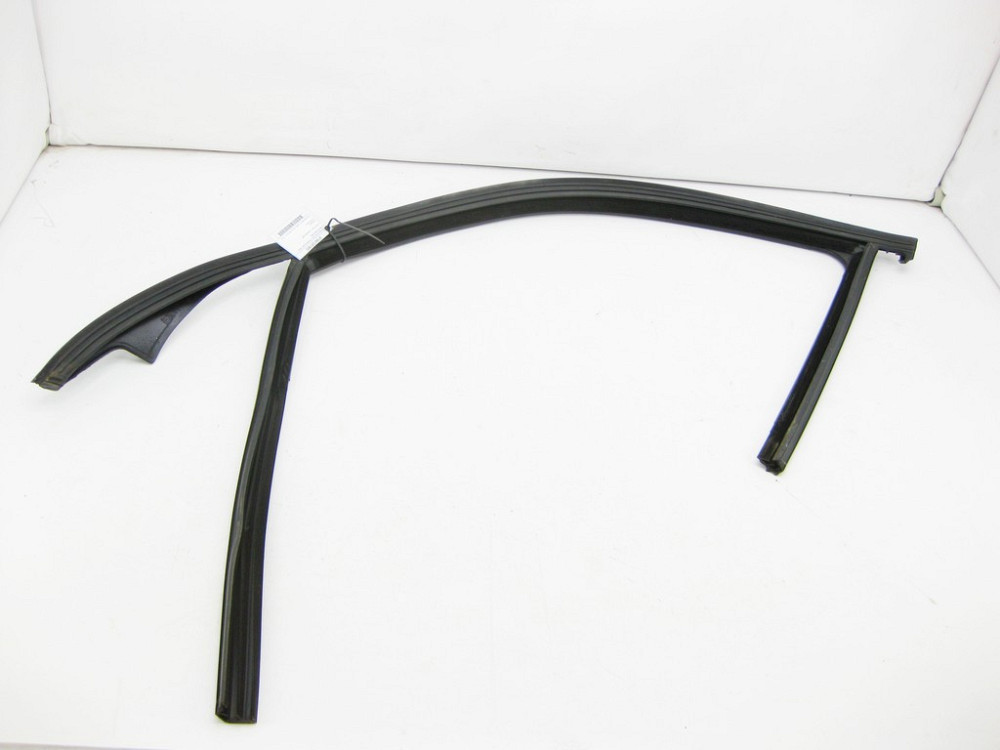 Mercedes-Benz  A1667251900 Гумовий ущільнювач - напрямна скла передніх лівих дверей GL/GLS X166 Одеса - фото 1