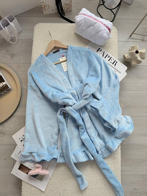 Жіночий теплий короткий халат на запах з рюшами Блакитний Одеса - фото 1