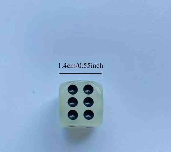 Набор игральных кубиков 6 шт светящиеся в темноте 14 мм, кости для игр, настольные аксессуары Киев
