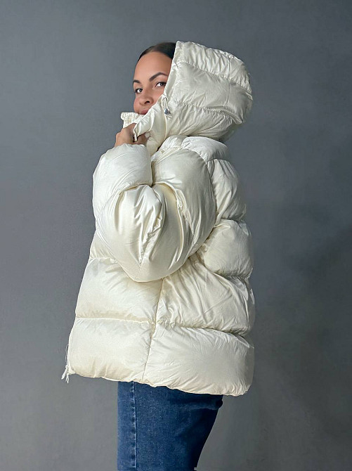 Куртка женская Lady Yep 10041 глянцевая пуффер оверсайз с капюшоном молочна, молочний, 42 Київ - фото 19