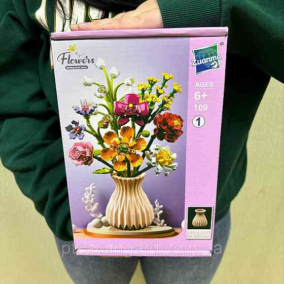 Конструктор блоковий букет квітів у вазі 735 деталей квіти 8 шт Хмельницький