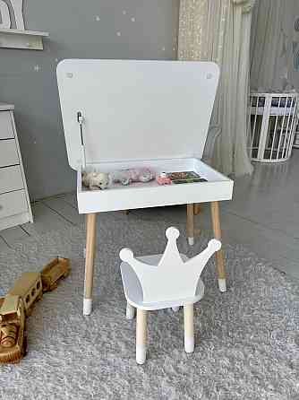 Детский столик и стульчик корона белый. Столик с нишей для карандашей и разукрашек Киев