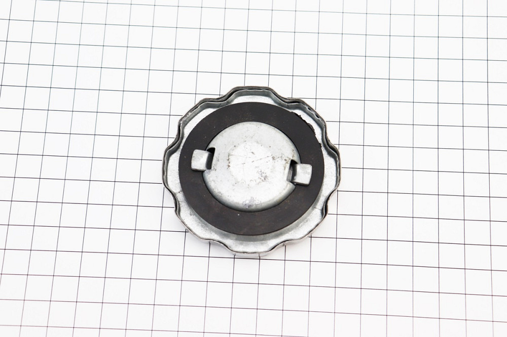 УЦІНКА Кришка бака паливного D-70mm, 168F/170F/173F/177F/182F/188F/190F, метал, "ХРОМ", Тип 1 (невеликі потертості, див. фото) Киев - изображение 2