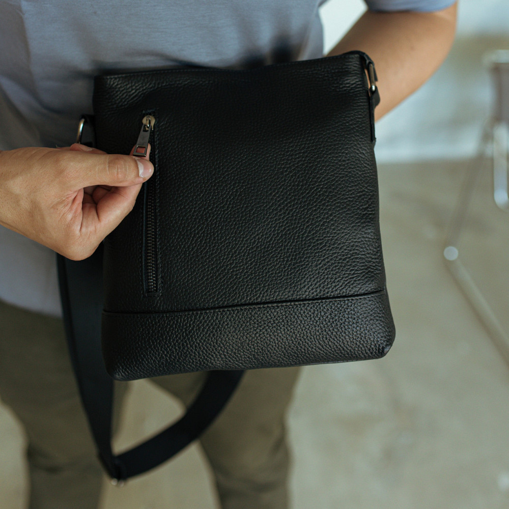 Чоловіча сумка месенджер через плече з натуральної шкіри містка класична, чорнаMasterSem Київ - фото 4