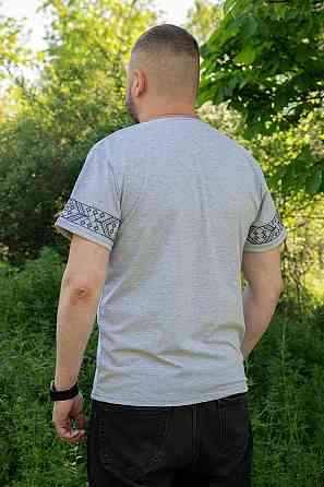 Футболка чоловіча з вишивкою бавовняний топ Київ