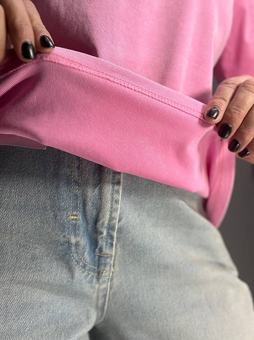 Футболка жіноча A-N 02517 варена аплікація літера "R" з камінців попереду середньої довжини one size, рожевий, one size Київ - фото 20