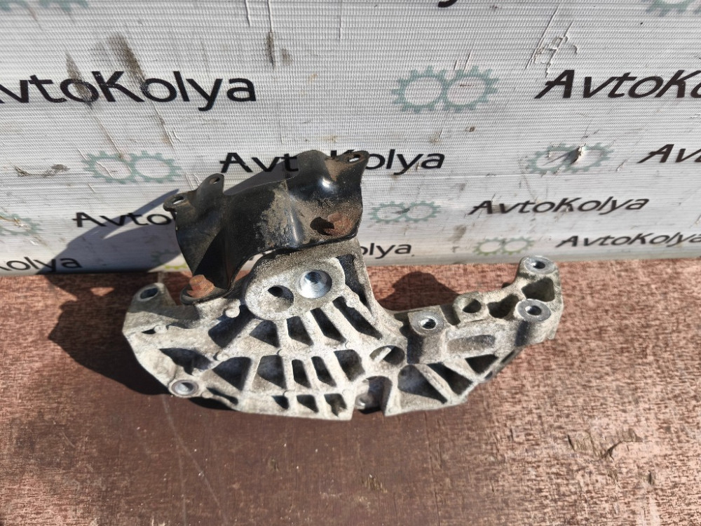 Кронштейн двигуна правий Nissan Primastar 2.0 dci 2007-2013 (8200741758) Ковель - фото 3