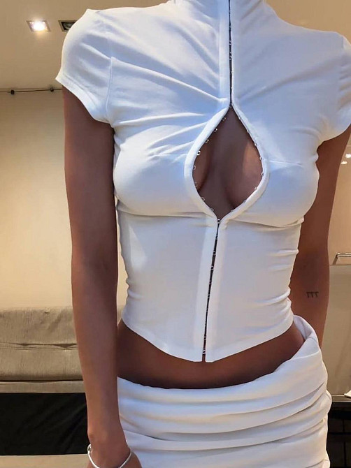 Жіночий стильний привабливий кроп-топ із якісного крепдайвінгу Білий, 42/44 Одеса - фото 1