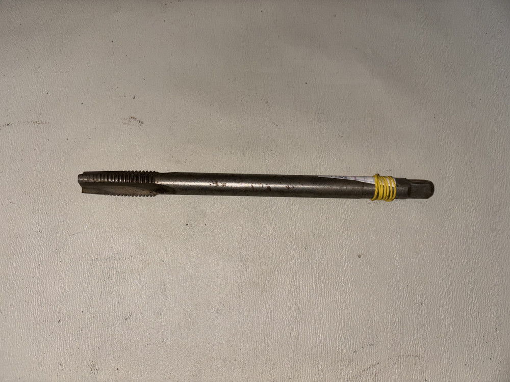 Мітчик гайковий М16Н1 (0193). HSS. СССР. Харків - фото 1