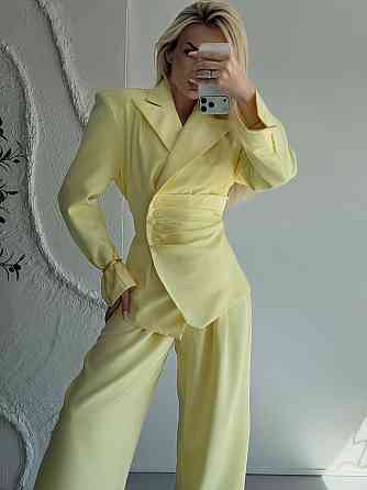 Жіночий стильний трендовий костюм-двійка костюмка + атласна підкладка Лимонний, 42/44 Одеса