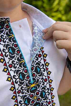 Вишиванка для хлопчиків, лляна, біла, короткий рукав, топ Київ