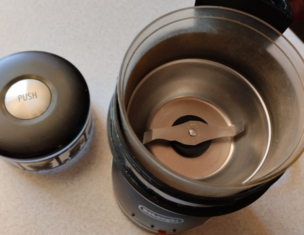 Кавомолка Delonghi KG 49 Киев - изображение 1