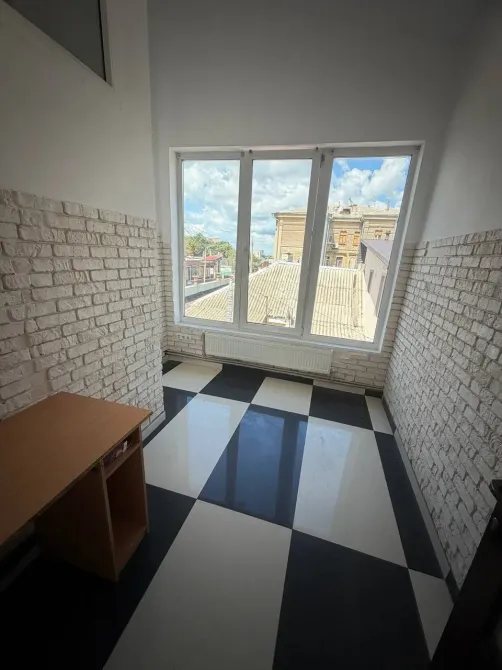 Під будь який вид діяльності Здам в оренду офіс, центр міста (Район нагорки) 1 велика кімната, 2 поменше. Дніпро - фото 1