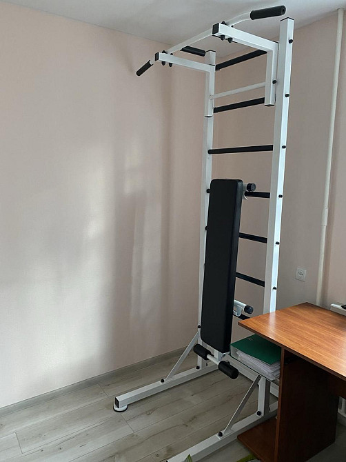 Шведская стенка передвижная Universal-NEW универсальная без креплений со скамьей для пресса турник брусья Каменское - изображение 9