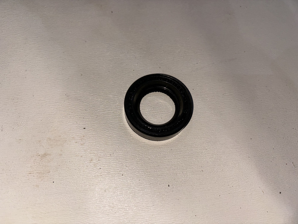 Сальник вала первичного КПП ЯМЗ и водяного насоса 1.2-25х42. 240-1307090. Харьков - изображение 1