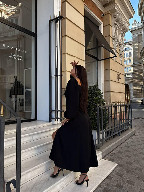 Женское праздничное сдержанное макси платье с разрезом костюмка Черный, 46/48 Одесса - изображение 4