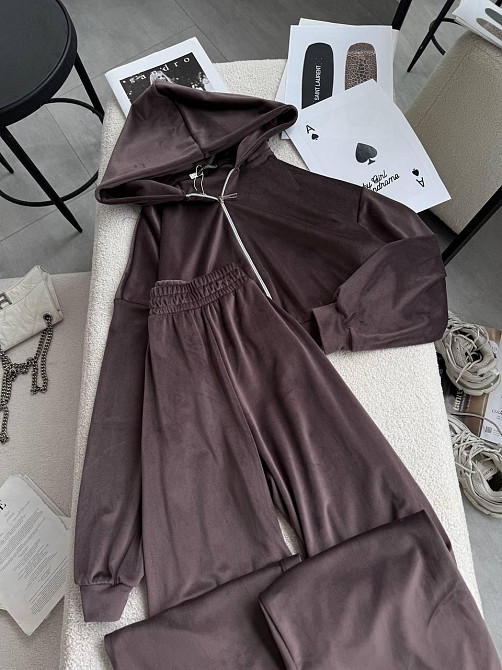 Жіночий стильний прогулянковий костюм двійка: кофта і штани у спортивному стилі велюр Одеса - фото 7