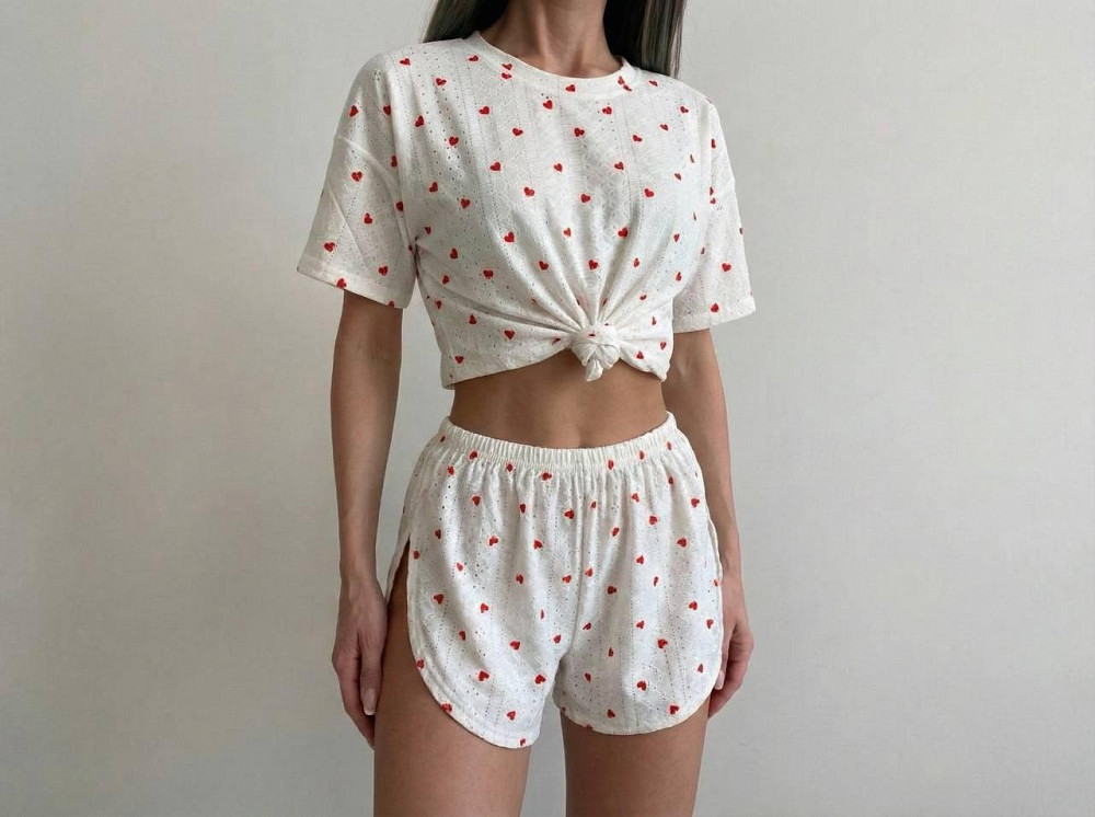 Жіноча ніжна піжама-двійка: топ і шорти з принтом трикотаж перфорація Білий 2, 48 Одеса - фото 1