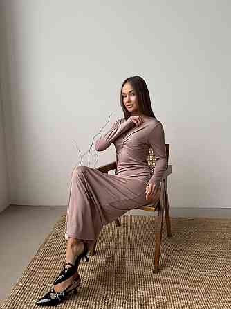 Стильне жіноче плаття максі з вирізом на грудях мікродайвінг Моко, 42/44 Одеса