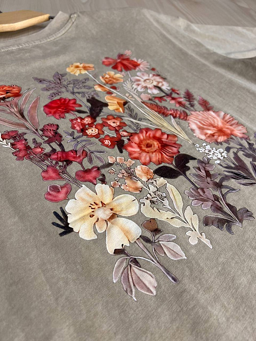 Футболка жіноча A-N 27005 тай-дай варена з квітковим принтом на спині, бежевий, one size Київ - фото 19