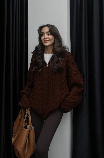 Жіночий класичний оверсайз светр із блискавкою машинне в'язання Шоколад Одеса - фото 5