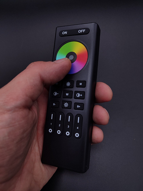 Smart Systems group Пульт керування 4-х зонний чорний DIM+RGB+CCT RF 2.4G Mi Light Київ - фото 3