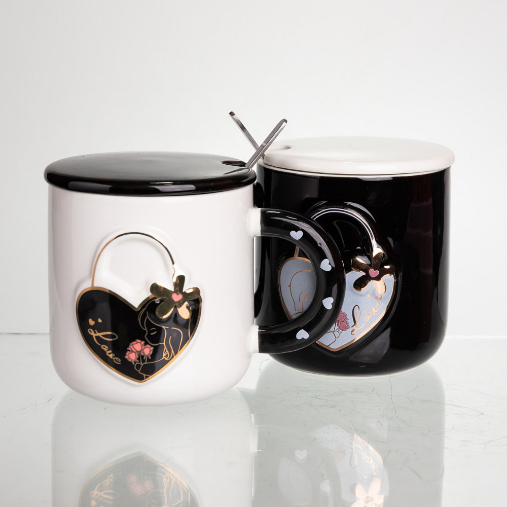 Набор парных фарфоровых чашек с сердцем 2 (шт) по 400 (мл) чашки на подарок с крышкой и ложкой Черный с белым FM-33 SBR Киев - изображение 4