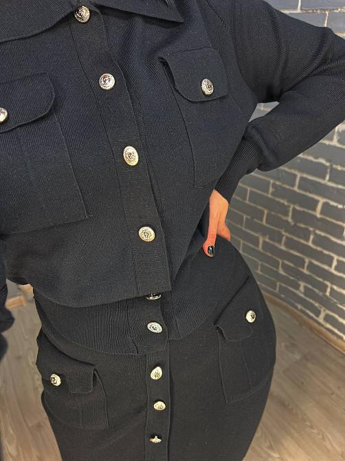 Костюм жіночий De Red 8672 кардиган з комірцем та довга спідницею золоті гудзики one size чорний , ч Одеса - фото 2