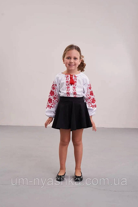 Дитяча вишиванка з синьою вишивкою  Фіалка Кривий Ріг - фото 9