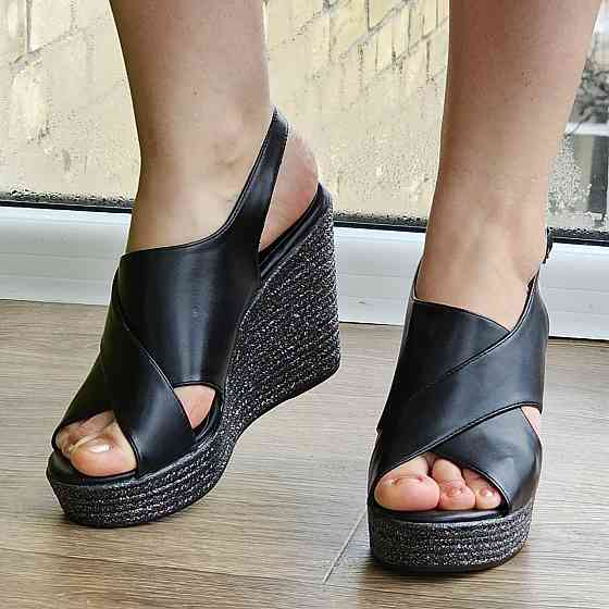 Жіночі Босоніжки на Танкетці Шкіряні Сандалії на платформі Чорні Літні (розміри: 35,36,37,38,39,40) - 51-2 Дніпро