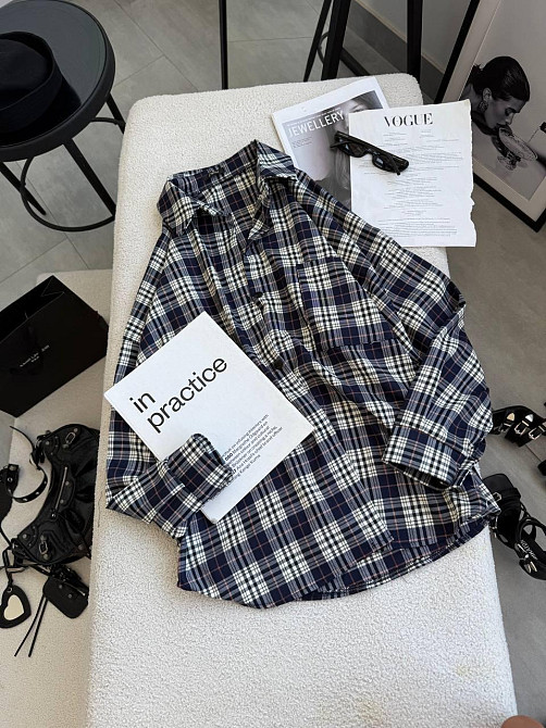 Женская классическая рубашка в клетку оверсайз кроя костюмный тиар Синий Одесса - изображение 1