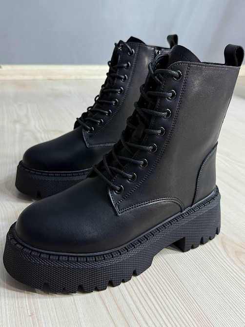 Черевики жіночі Hengji 672 шкіряні утеплені на тракторній підошві чорні, 38, 24 см Київ - фото 8