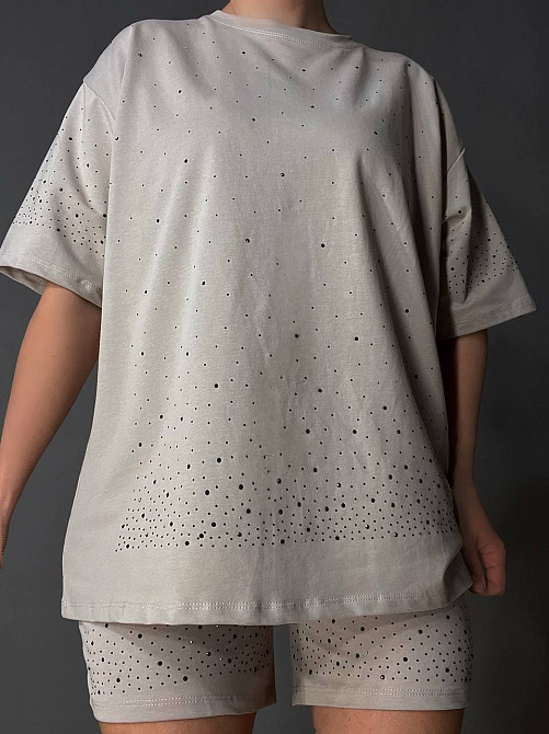 Костюм жіночий Aidin 11-3 оверсайз футболка з шортами з камінцями бежевий, бежевий, one size Київ - фото 20