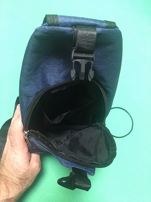 Мужская сумка тактическая через плечо синя (джинс) - размер сумки 30*20см, 4 кармана, с USB шнуром в комплекте Киев - изображение 4