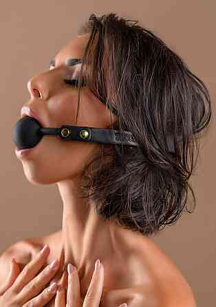 Кляп-шарик c золотой фурнитурой Taboom Ball Gag, черный Sex Aura Киев