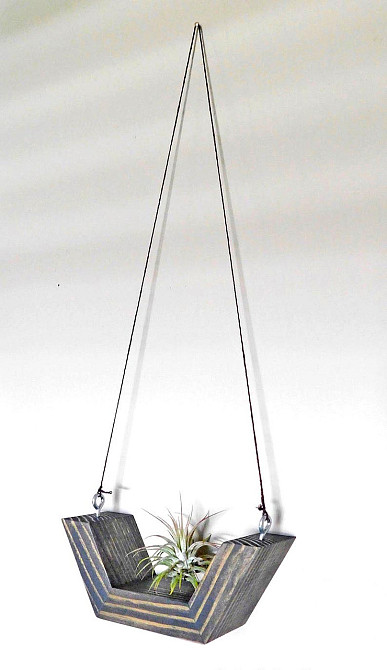 Полка настенная для цветов 