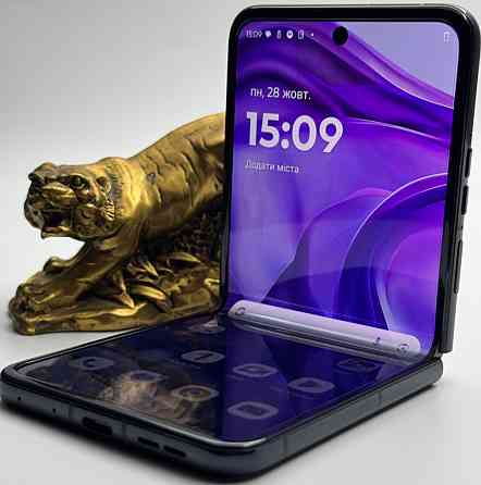 Смартфон Motorola Razr 2024 XT24553 8/256Gb. Киев