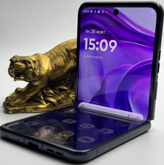 Смартфон Motorola Razr 2024 XT24553 8/256Gb. Киев - изображение 3
