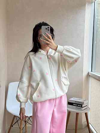 Женская базовая повседневная зип-худи с сердцами турецкая тринитка на флисе Молочный Одесса