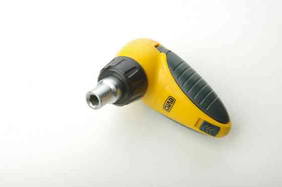 Викрутка реверсивна Пінгвін + 6 насадок ТМ Сила Рівне