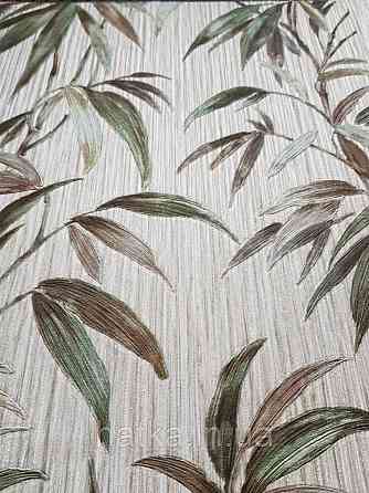 Шпалери вінілові на паперовій основі Zambaiti C88146 ABITAT бамбук листя зелене болотяне на бежевому фоні Київ